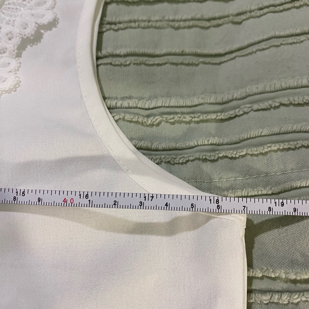 White Shein Sleeveless Mock Neck Lace Trim Keyhole Back Blouse Top Shirt Size S - Picture 6 of 7